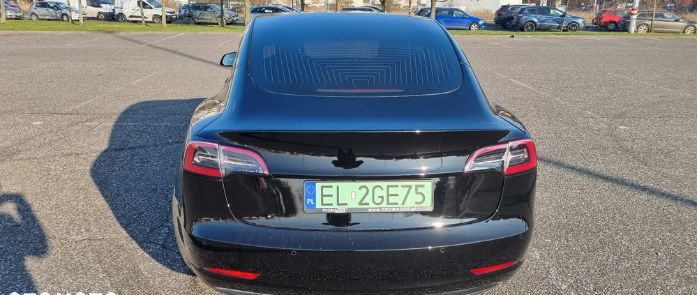 Tesla Model 3 cena 90000 przebieg: 83400, rok produkcji 2019 z Łódź małe 667